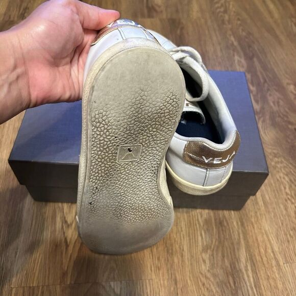 VEJA white gold walking casual lace up low top shoes sneakers women's 10 - Picture 4 of 8